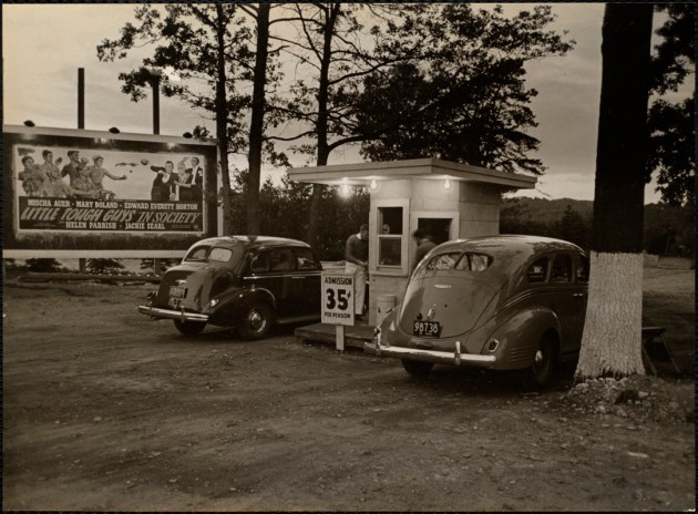 saugus_drivein_newburyport_turnpike_digital_commonwealth