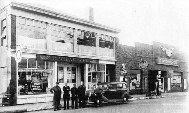 R. W. Davis Company motor cars and trucks, Ipswich