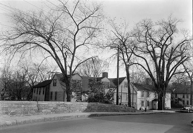 ross_tavern_from_bridge