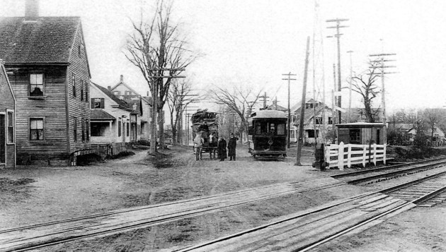 high_st_trolley_crossing