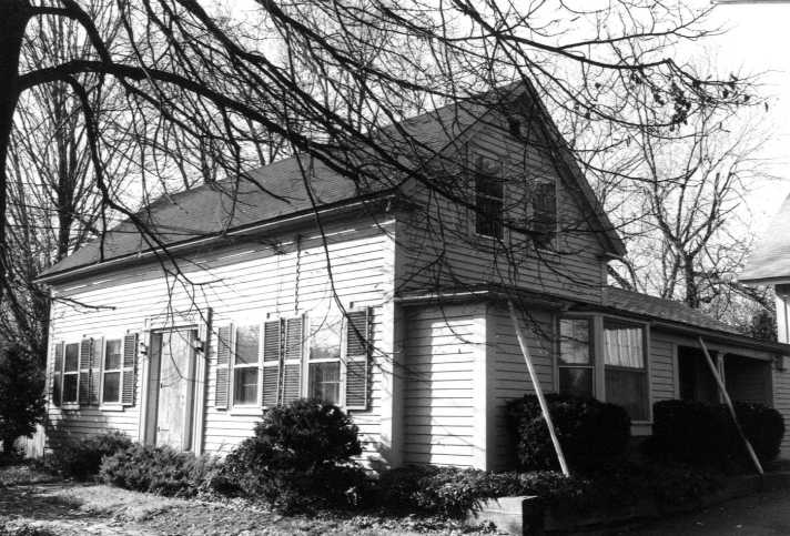 395 Linebrook Rd., the Alvin T. Guilford house (1835)