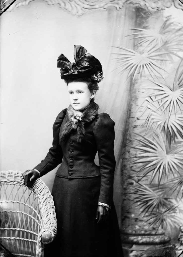 young woman 1900 Ipswich MA