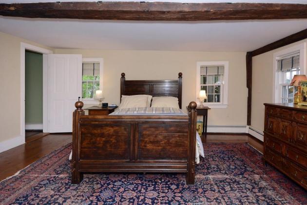 12-summer-st-upstairs