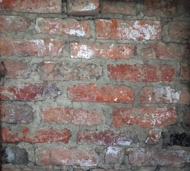 Brick sizes and clay mortar in Ipswich MA First Period chimney