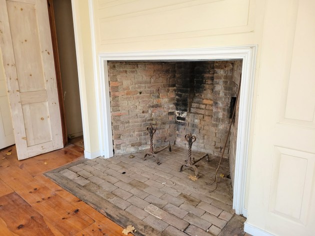 Samuel Dutch fireplace